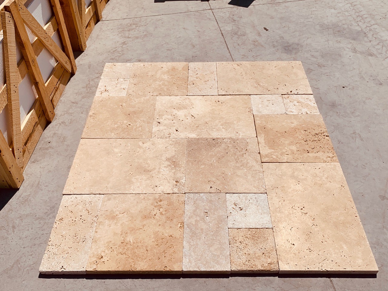 Terrassenplatten, Travertin (Beige), Römischer Verband